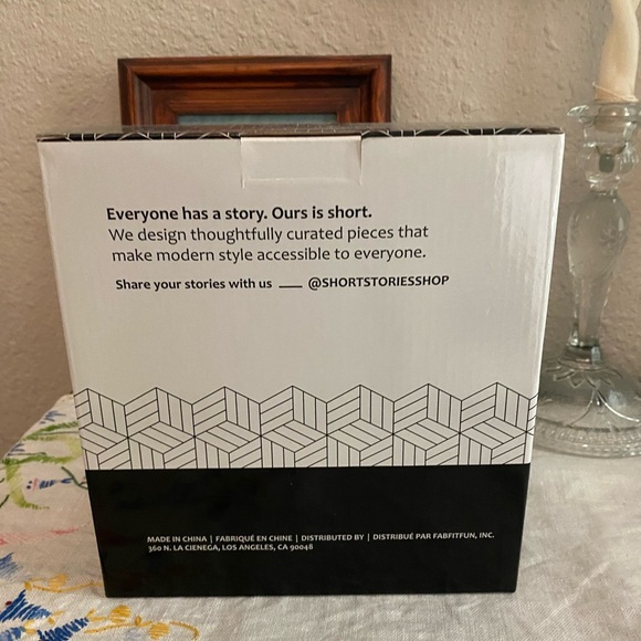 New Short Stories LED Indoor Planter - Picture 3 of 3